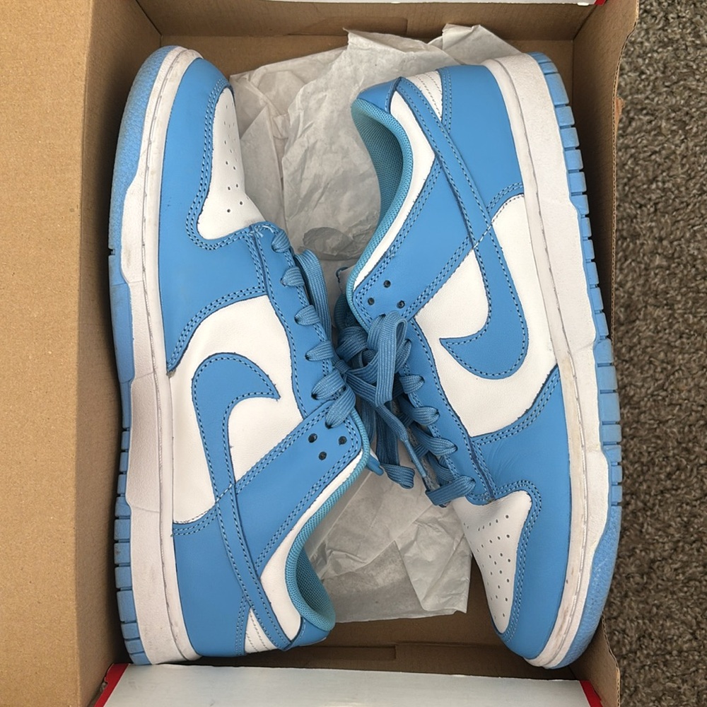 Men’s Size 10 Nike Dunk Low Retro in White/University Blue